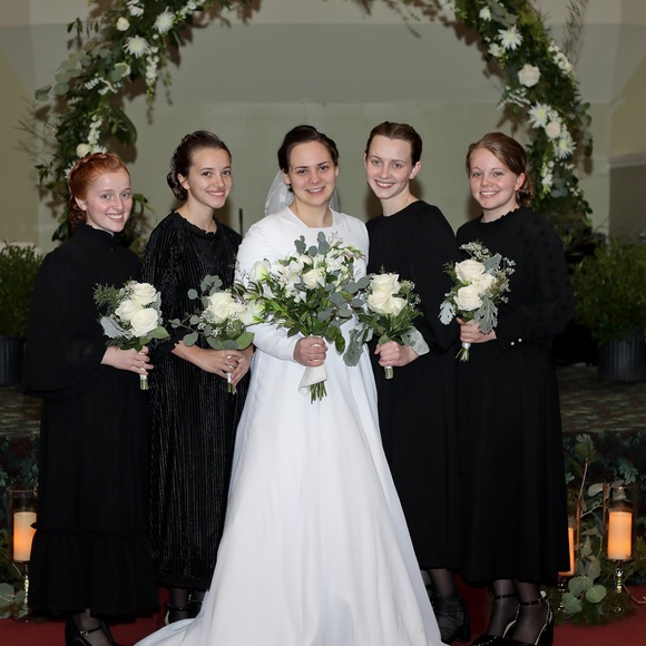 Meet your Posher, LeAnn - Picture 8 of 16